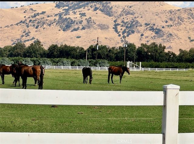 17281 E Belmont, Sanger, CA 93657