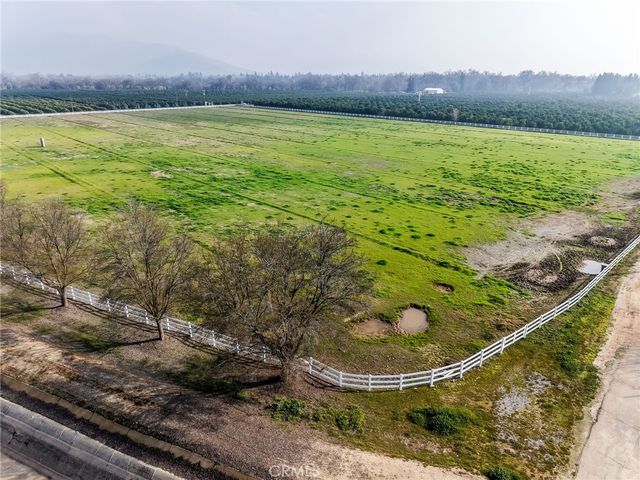 17281 E Belmont, Sanger, CA 93657