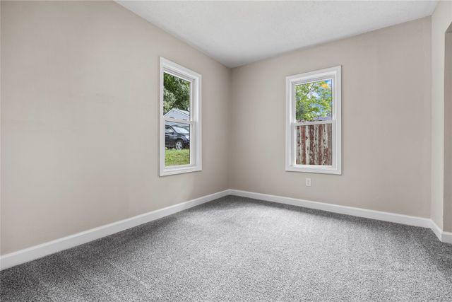 1423 Euclid Avenue, Des Moines, IA 50313