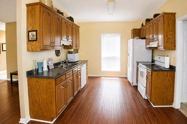 298 Rose Ave, Hartford, AL 36344