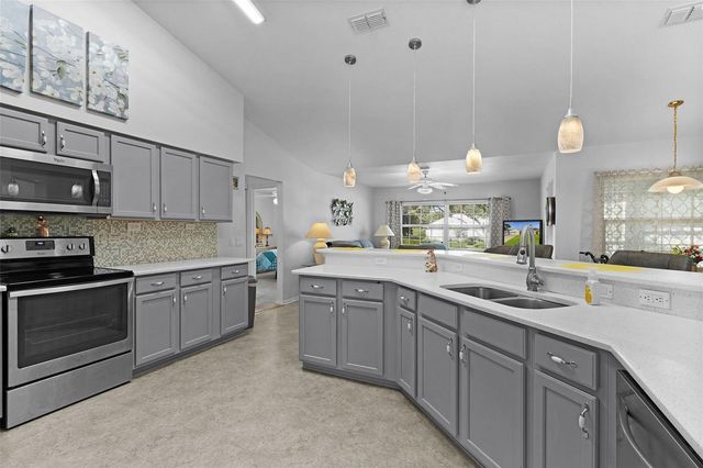 17566 SE 112TH AVENUE, Summerfield, FL 34491