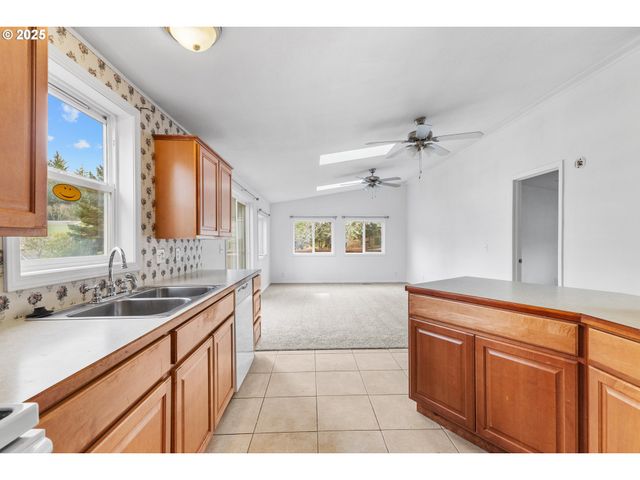 114 MARINO Dr, Coos Bay, OR 97420