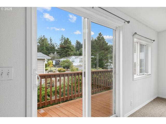 114 MARINO Dr, Coos Bay, OR 97420