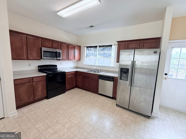 260 Commons Drive, Jonesboro, GA 30236