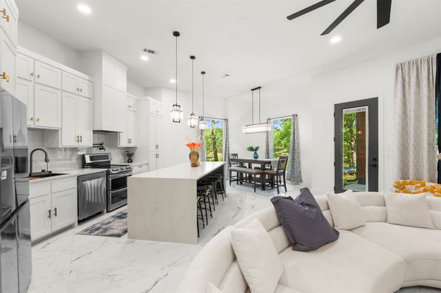 265 Shadow Oaks, Streetman, TX 75859