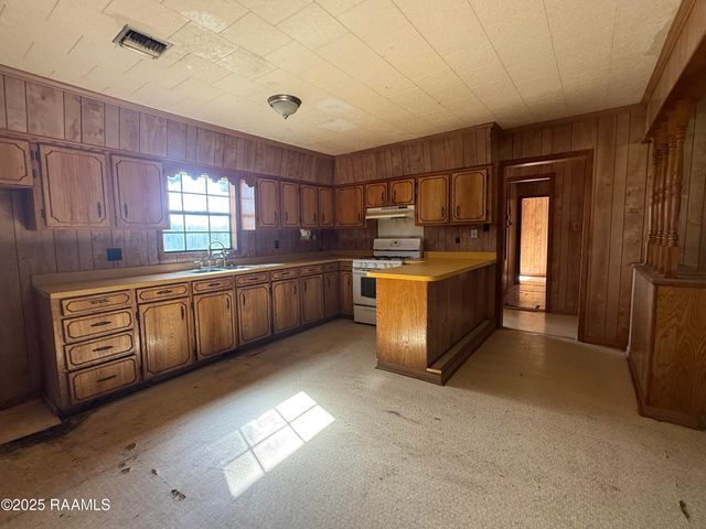 1813 N Neco Town Road, New Iberia, LA 70560