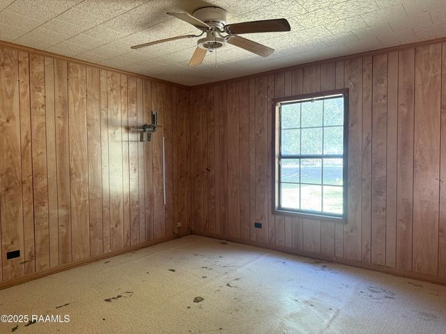 1813 N Neco Town Road, New Iberia, LA 70560