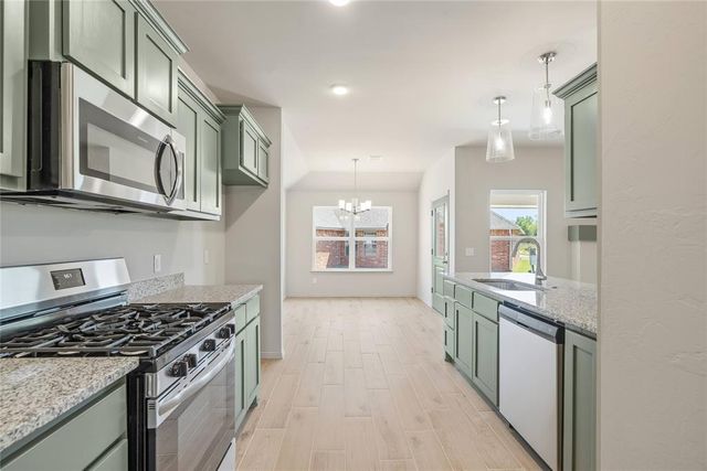 10652 SW 18th Street, Yukon, OK 73099