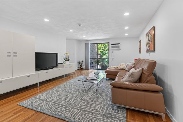 131 Pierce St 304, Malden, MA 02148