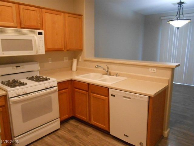 703 Respectful Ridge Court, Henderson, NV 89012