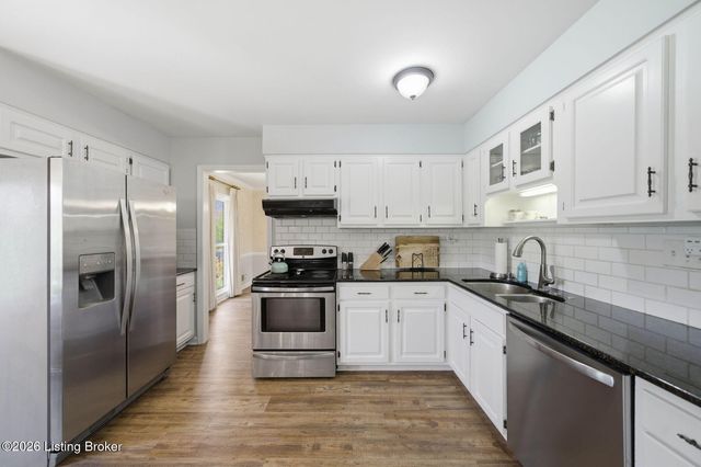 10509 Larkhall Ct, Louisville, KY 40223