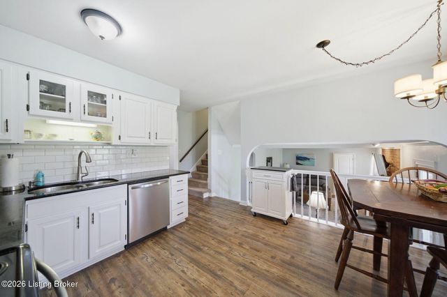 10509 Larkhall Ct, Louisville, KY 40223