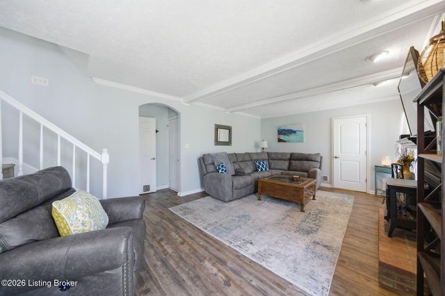 10509 Larkhall Ct, Louisville, KY 40223