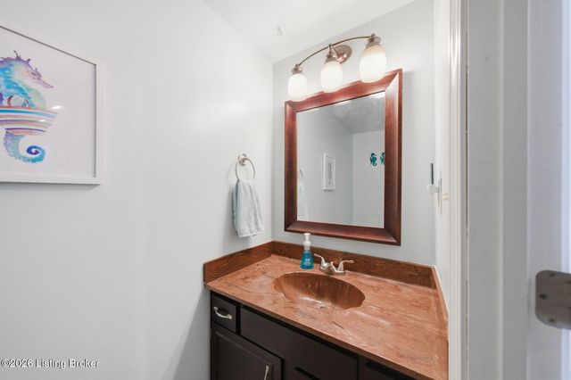 10509 Larkhall Ct, Louisville, KY 40223