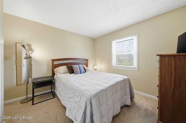 10509 Larkhall Ct, Louisville, KY 40223