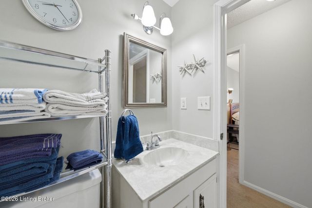 10509 Larkhall Ct, Louisville, KY 40223