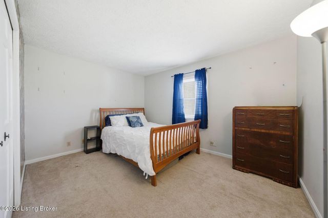 10509 Larkhall Ct, Louisville, KY 40223