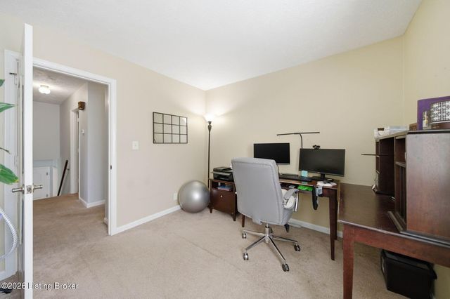 10509 Larkhall Ct, Louisville, KY 40223