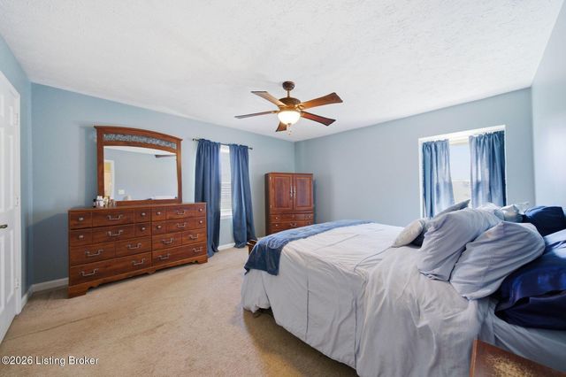 10509 Larkhall Ct, Louisville, KY 40223