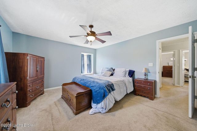 10509 Larkhall Ct, Louisville, KY 40223