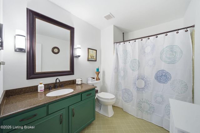 10509 Larkhall Ct, Louisville, KY 40223