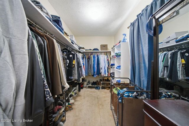 10509 Larkhall Ct, Louisville, KY 40223