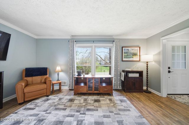 10509 Larkhall Ct, Louisville, KY 40223