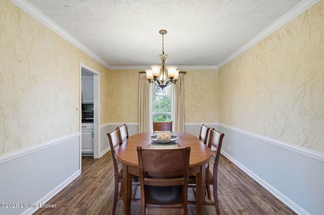 10509 Larkhall Ct, Louisville, KY 40223