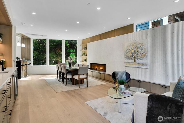 2622 Mayfair Avenue N, Seattle, WA 98109