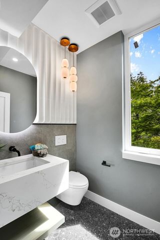 2622 Mayfair Avenue N, Seattle, WA 98109