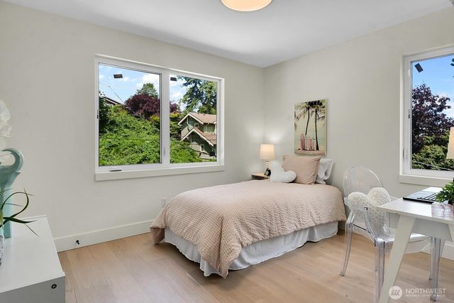 2622 Mayfair Avenue N, Seattle, WA 98109