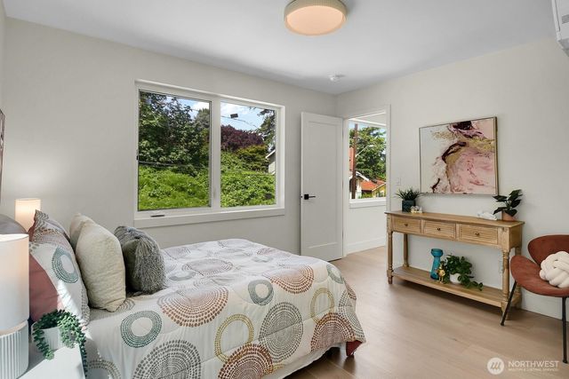 2622 Mayfair Avenue N, Seattle, WA 98109