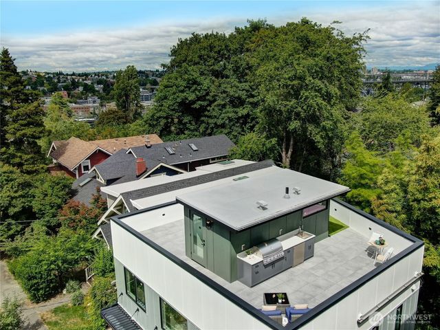 2622 Mayfair Avenue N, Seattle, WA 98109