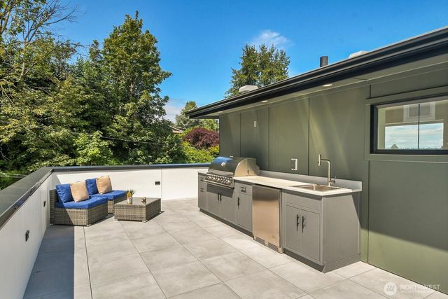 2622 Mayfair Avenue N, Seattle, WA 98109