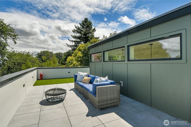 2622 Mayfair Avenue N, Seattle, WA 98109