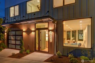 2622 Mayfair Avenue N, Seattle, WA 98109
