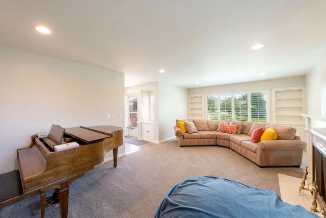 2387 E BEACON DR, Salt Lake City, UT 84108