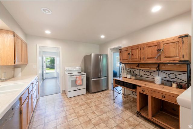 2387 E BEACON DR, Salt Lake City, UT 84108