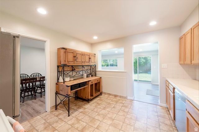 2387 E BEACON DR, Salt Lake City, UT 84108