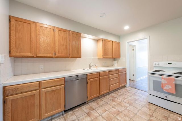 2387 E BEACON DR, Salt Lake City, UT 84108