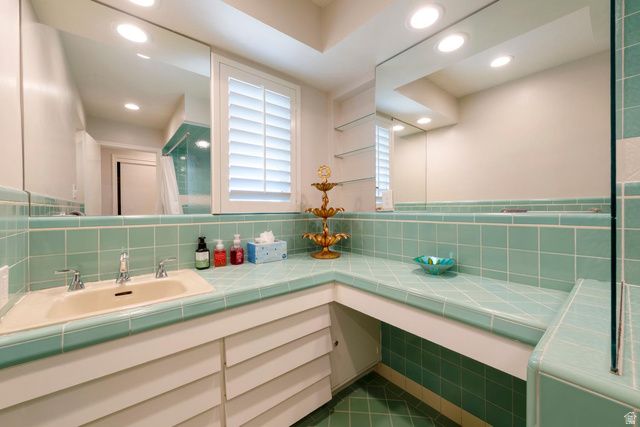 2387 E BEACON DR, Salt Lake City, UT 84108