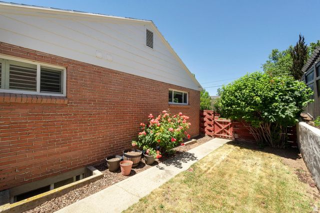 2387 E BEACON DR, Salt Lake City, UT 84108