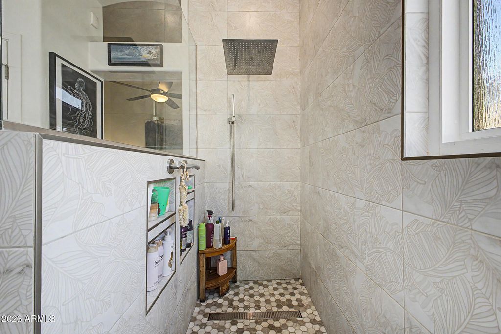 Image 16 of property listing at 1344 E SHEENA Drive, Phoenix, AZ 85022