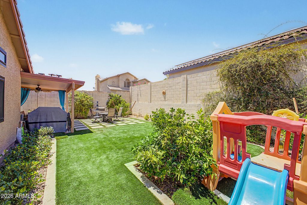 Image 31 of property listing at 1344 E SHEENA Drive, Phoenix, AZ 85022