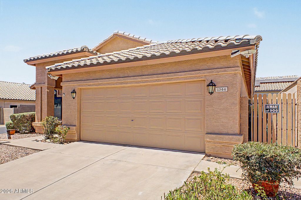 Image 35 of property listing at 1344 E SHEENA Drive, Phoenix, AZ 85022