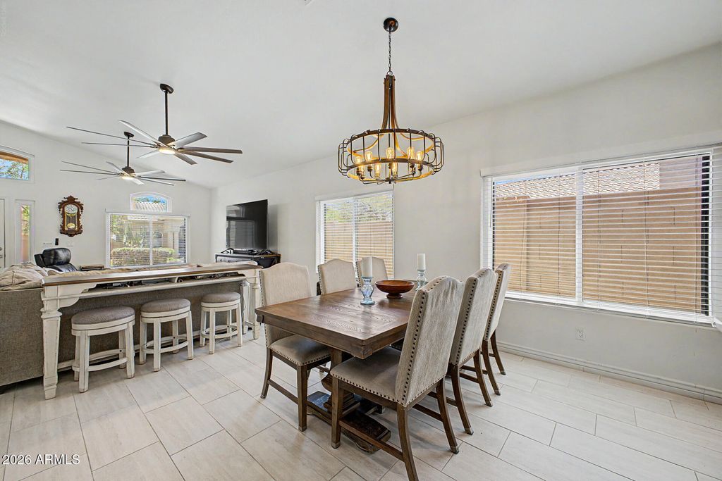Image 4 of property listing at 1344 E SHEENA Drive, Phoenix, AZ 85022
