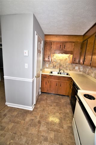 214 S 7th St Apt A, Clarksville, TN 37040