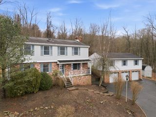 55 Woodland Rd, Mt Pleasant Twp, PA 15340