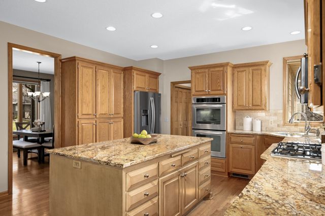 7628 Auto Club Circle, Bloomington, MN 55438