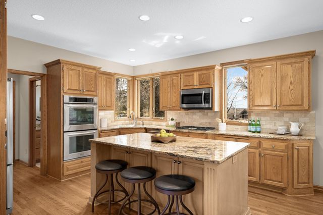 7628 Auto Club Circle, Bloomington, MN 55438